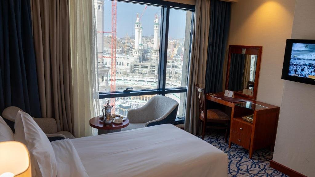 14 Nights Silver Umrah Package