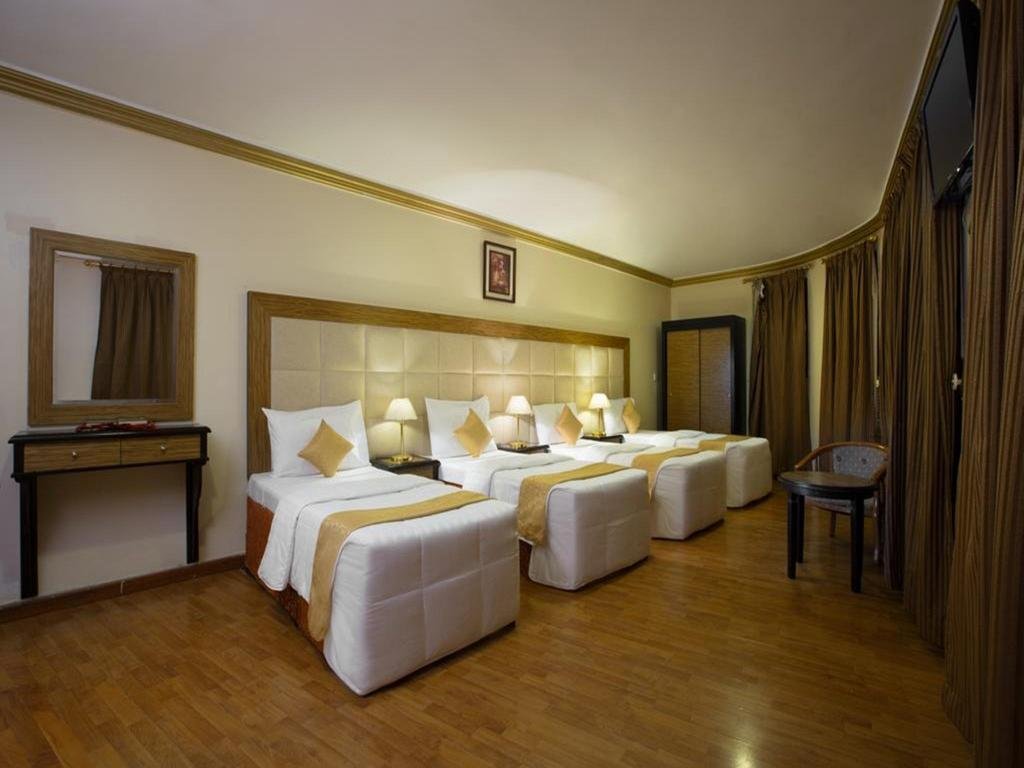 https://planyourumrah.co.uk/package/4-star-umrah-package-slough/