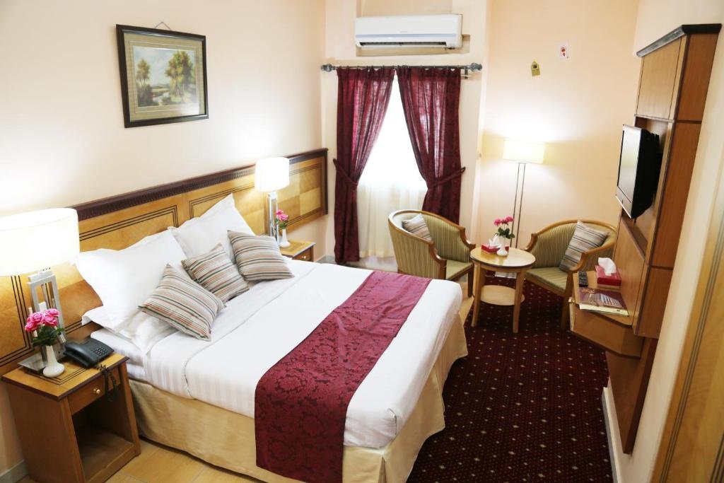 October Silver Umrah Package