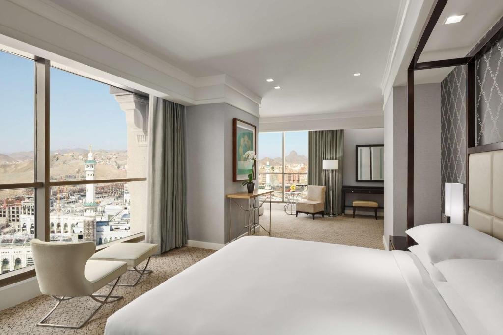 5 Star 7 Nights 2026 Umrah Package