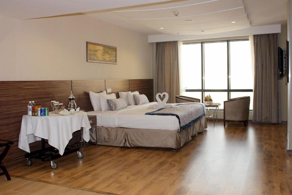 4 Star 7 Nights 2027 Umrah Package